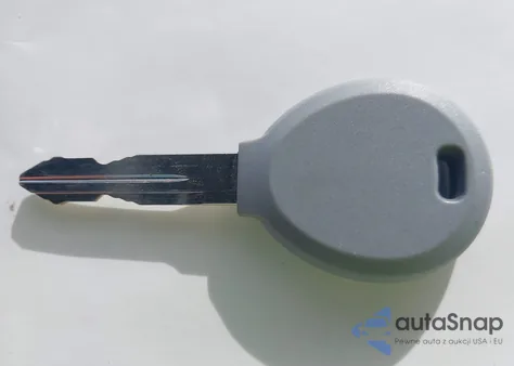 2000 Jeep Cherokee Sport z USA, uszkodzony, nr VIN 1J4FT48S8YL243753